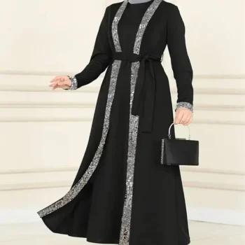 قفطان  أسود محتشم بلمسات ترتر فضي
